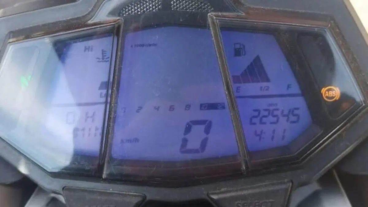 Yamaha MT-125 ABS (2015 - 16)  (4)