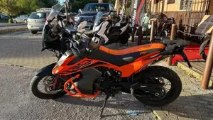 KTM 890 Adventure (2021)  (2)