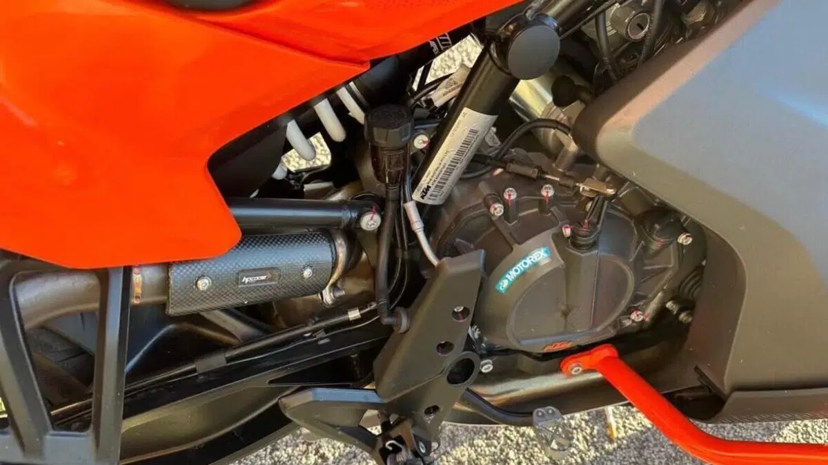 KTM 890 Adventure (2021)  (4)