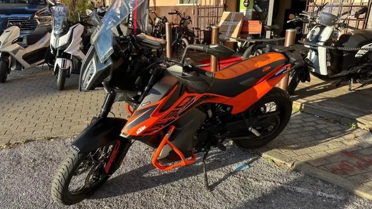 KTM 890 Adventure (2021)  (7)