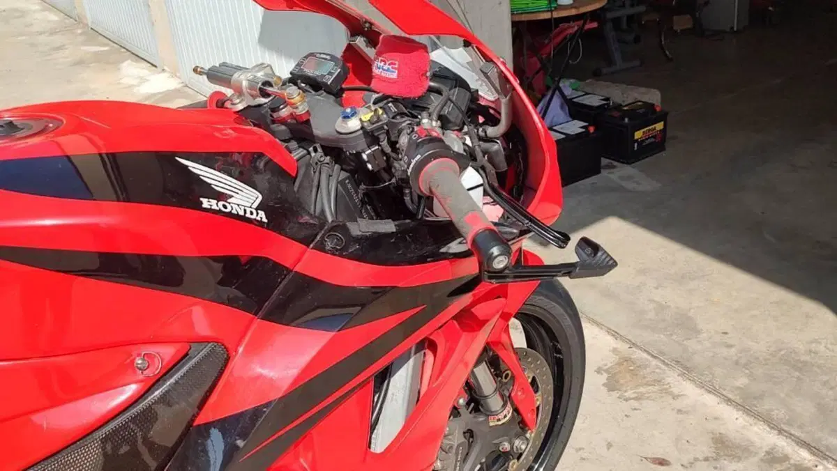 Honda CBR 600 RR (2007 - 08)  (9)