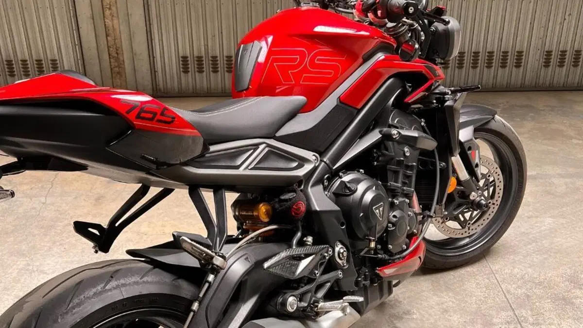 Triumph Street Triple 765 RS (2023 - 26)  (3)