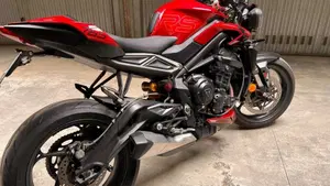 Triumph Street Triple 765 RS (2023 - 26)  (4)