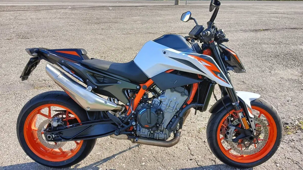 KTM 890 Duke R (2021)  (3)
