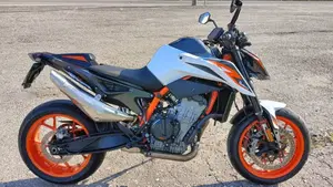 KTM 890 Duke R (2021)  (3)
