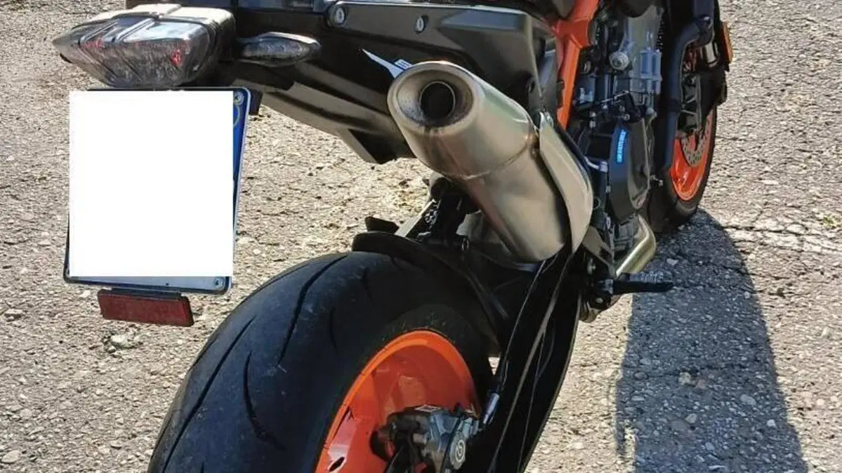 KTM 890 Duke R (2021)  (4)