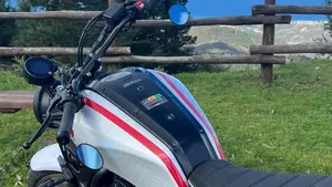 Yamaha XSR 700 XTribute (2022 - 24)  (7)