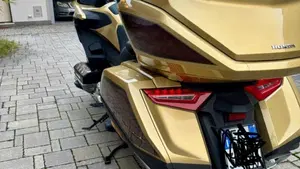 Honda GL 1800 Gold Wing Tour 50° Anniversario (2025 - 26)  (3)