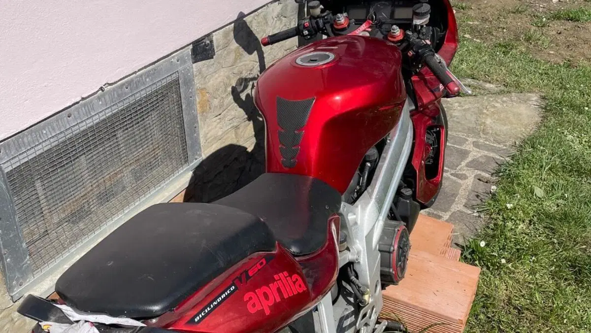 Aprilia SL 1000 Falco (2000 - 04)  (5)