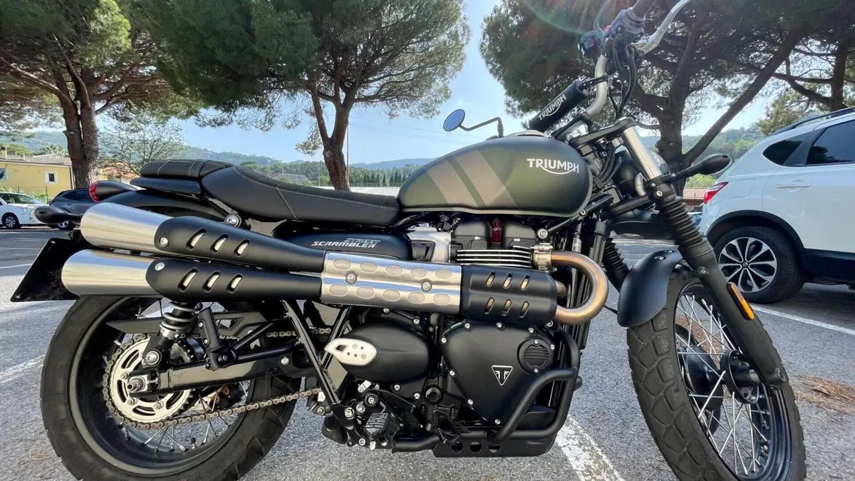 Triumph Street Scrambler 900 (2021 - 22)  (2)