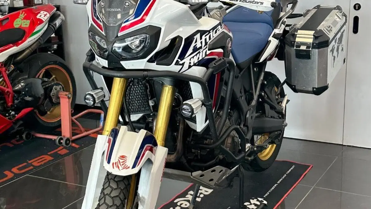 Honda Africa Twin CRF 1000L DCT ABS (2016 - 17)  (2)
