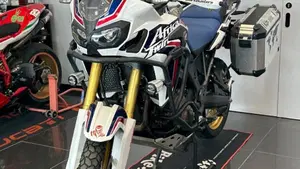 Honda Africa Twin CRF 1000L DCT ABS (2016 - 17)  (2)