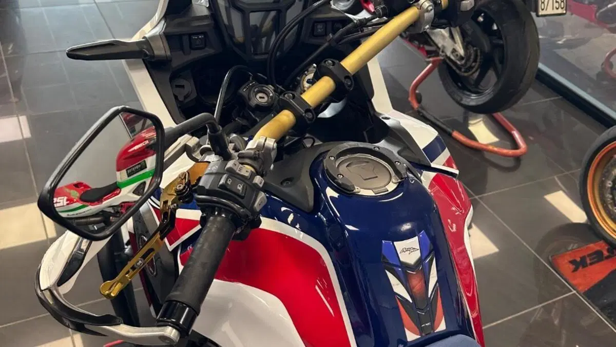 Honda Africa Twin CRF 1000L DCT ABS (2016 - 17)  (4)