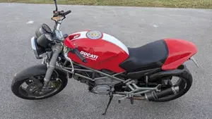Ducati Monster 900 Special I.E. (1999 - 02)  (3)