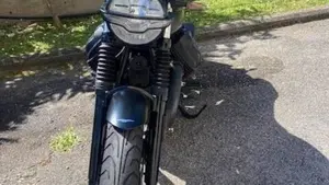 Moto Guzzi V7 Stone (2021 - 24)  (2)