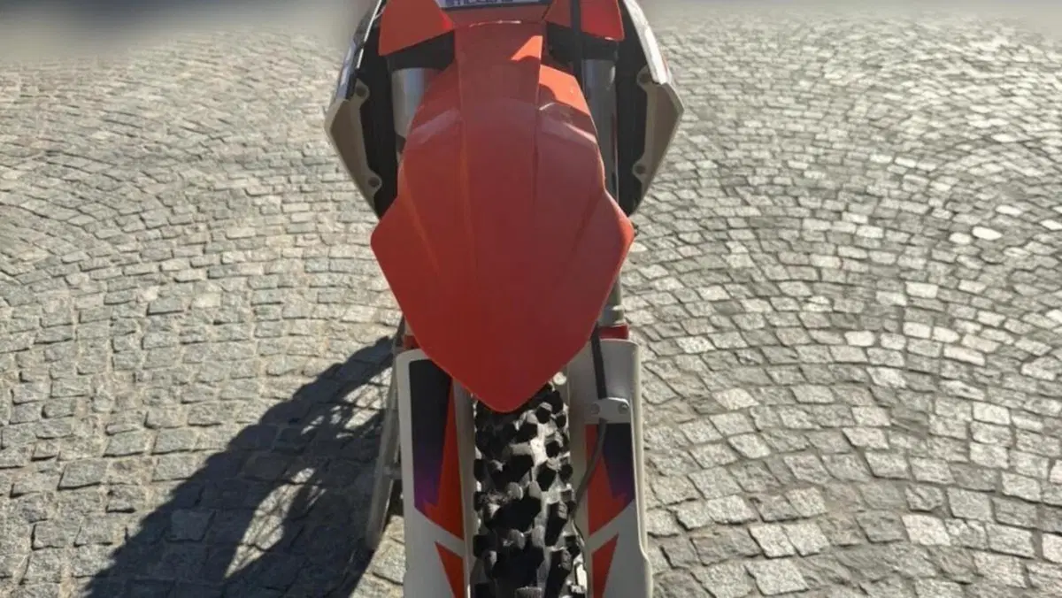 KTM 250 SX-F (2024)  (2)