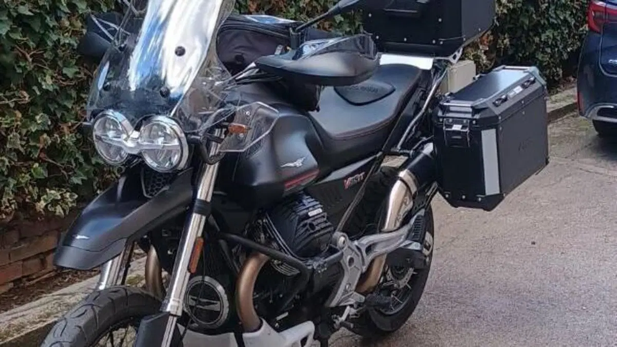 Moto Guzzi V85 TT (2021 - 23)  (4)