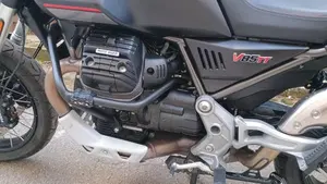 Moto Guzzi V85 TT (2021 - 23)  (6)