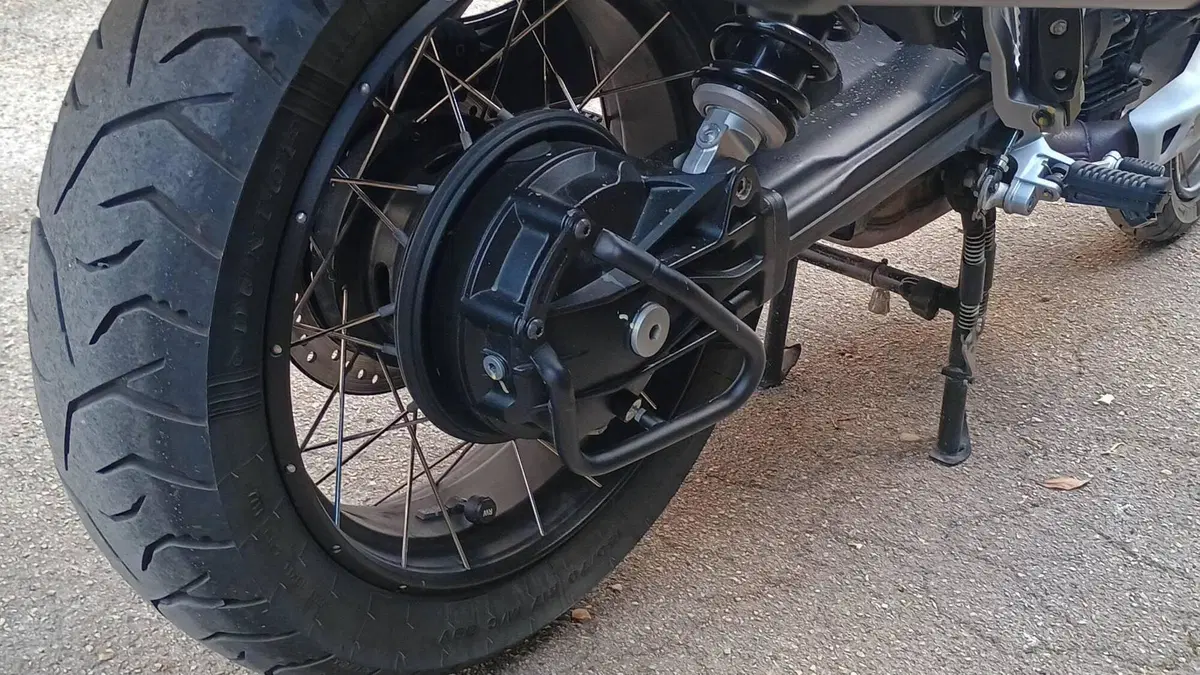 Moto Guzzi V85 TT (2021 - 23)  (7)