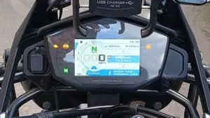 Moto Guzzi V85 TT (2021 - 23)  (8)