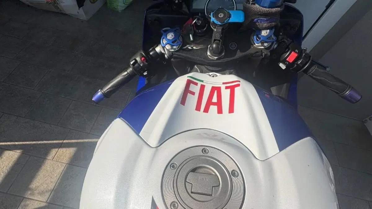 Yamaha YZF R6 (2006 - 07)  (4)