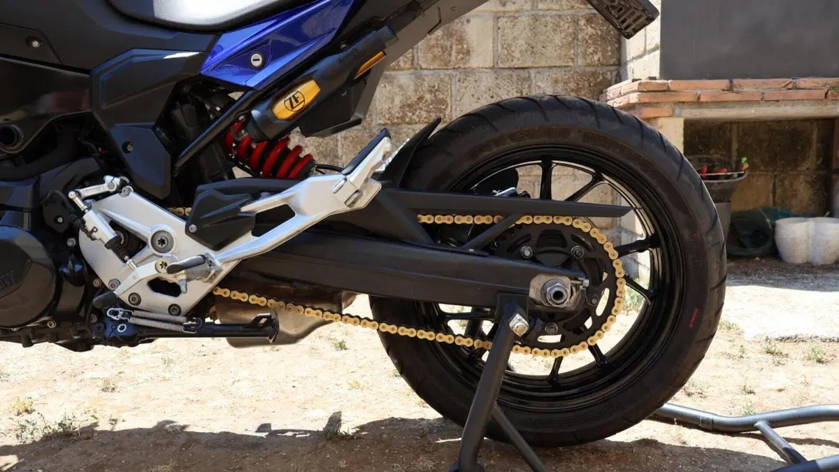 Bmw F 900 R (2021 - 24)  (4)