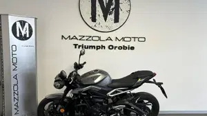Triumph Street Triple 765 R (2023 - 26)  (3)