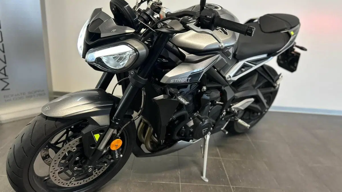 Triumph Street Triple 765 R (2023 - 26)  (6)