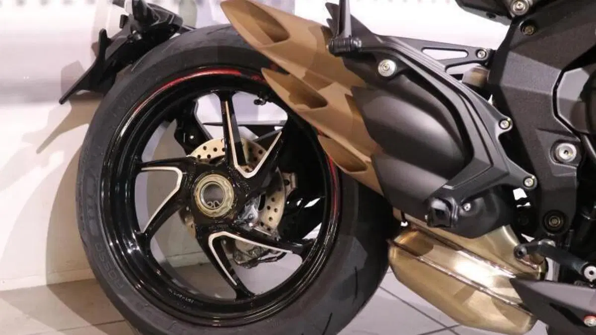 MV Agusta Brutale 800 RR (2021 - 25)  (5)