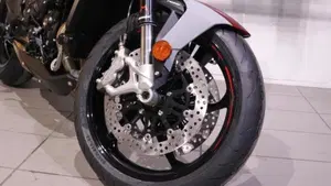MV Agusta Brutale 800 RR (2021 - 25)  (9)