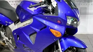 Honda VFR 800 (1998 - 01)  (3)