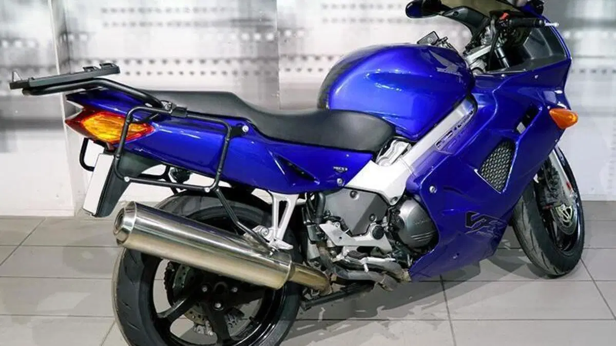 Honda VFR 800 (1998 - 01)  (6)