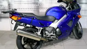 Honda VFR 800 (1998 - 01)  (6)