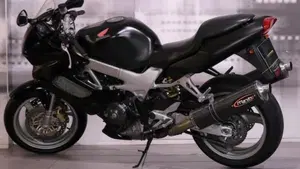 Honda VTR 1000 F Firestorm (1997 - 00)  (2)