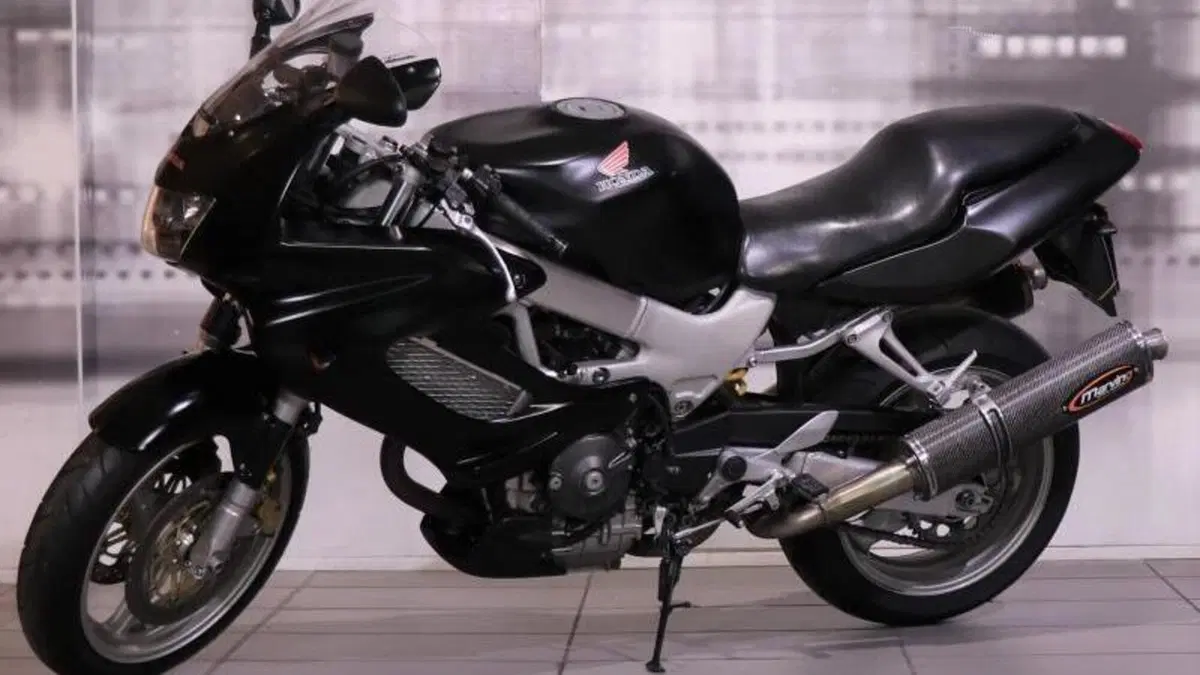 Honda VTR 1000 F Firestorm (1997 - 00)  (7)