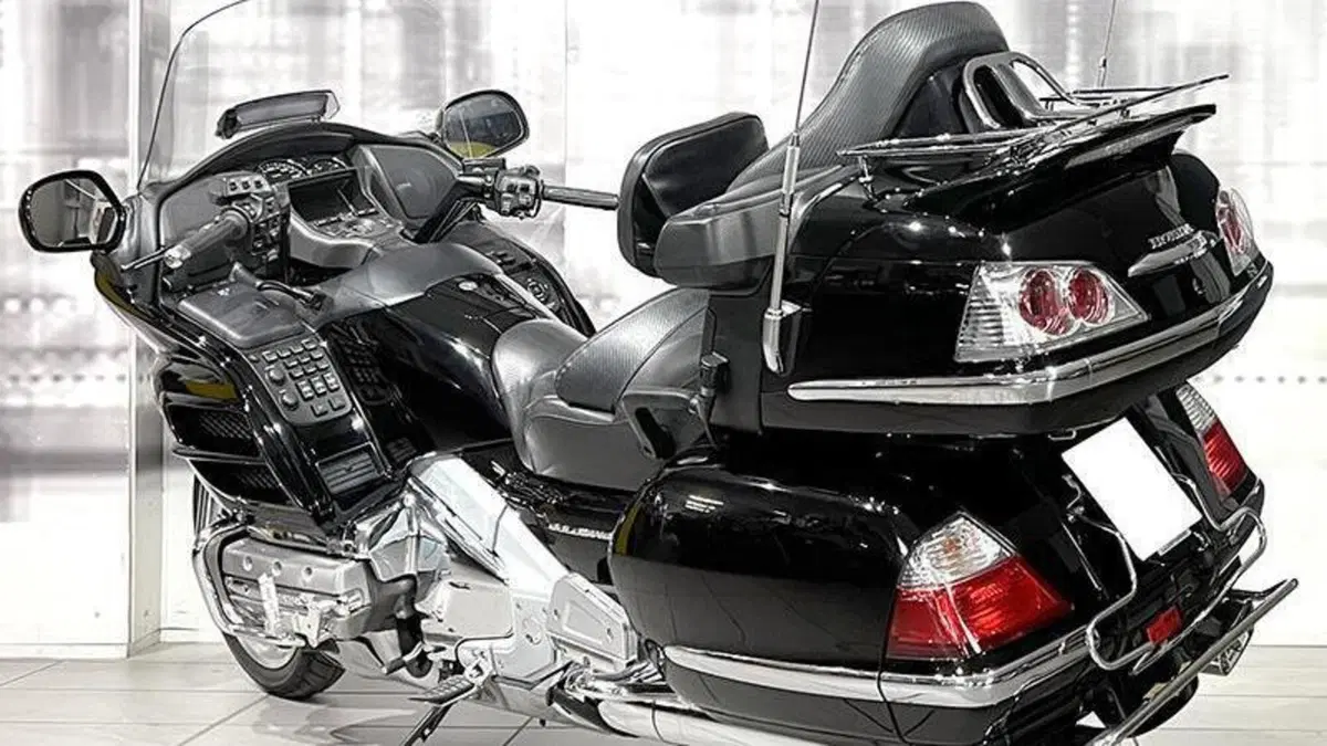 Honda GL 1800 Gold Wing (2007 - 11)  (2)
