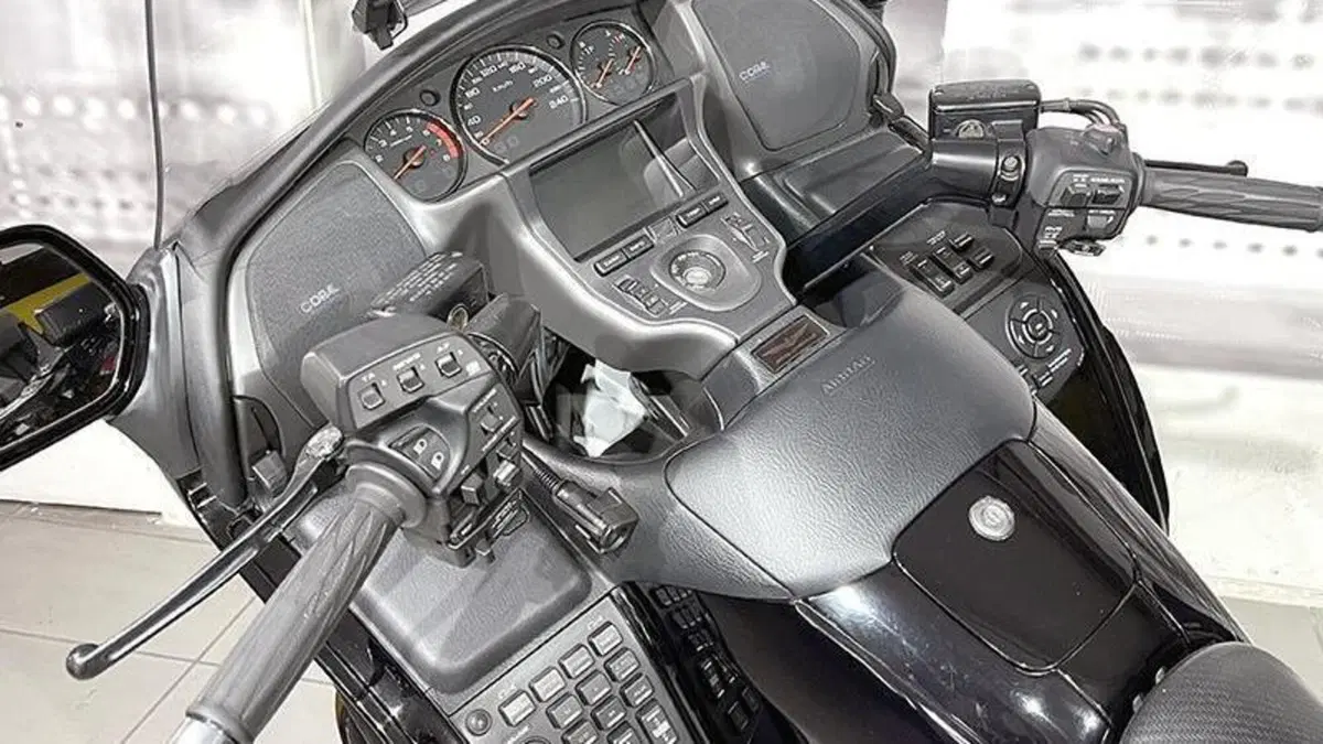 Honda GL 1800 Gold Wing (2007 - 11)  (6)