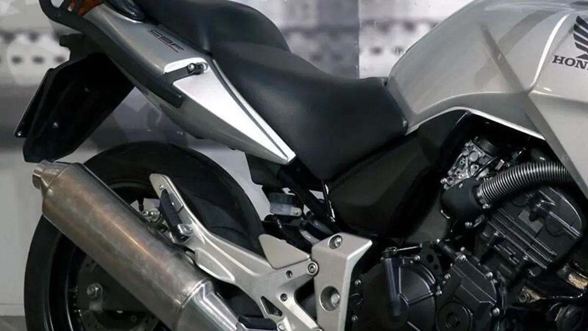 Honda CBF 600 (2004 - 06)  (4)