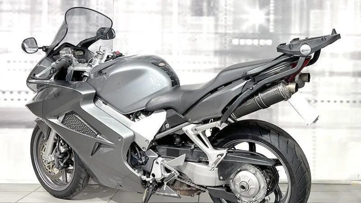 Honda VFR 800 (2006 - 13)  (2)