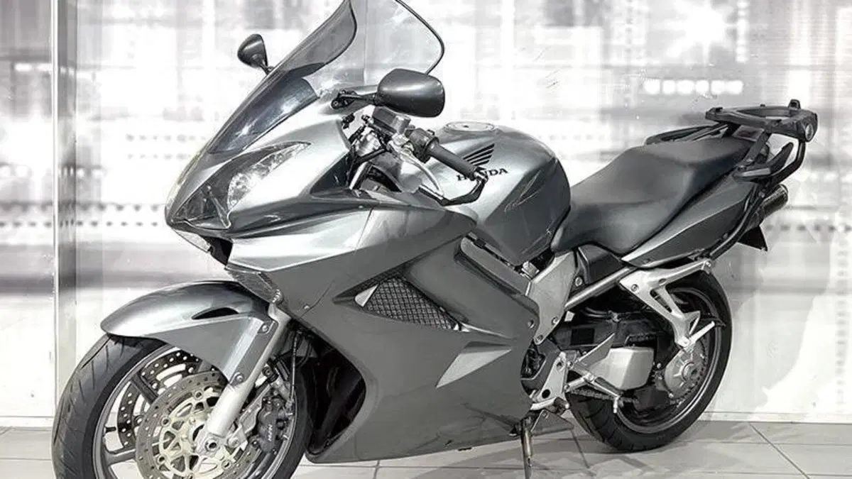Honda VFR 800 (2006 - 13)  (6)
