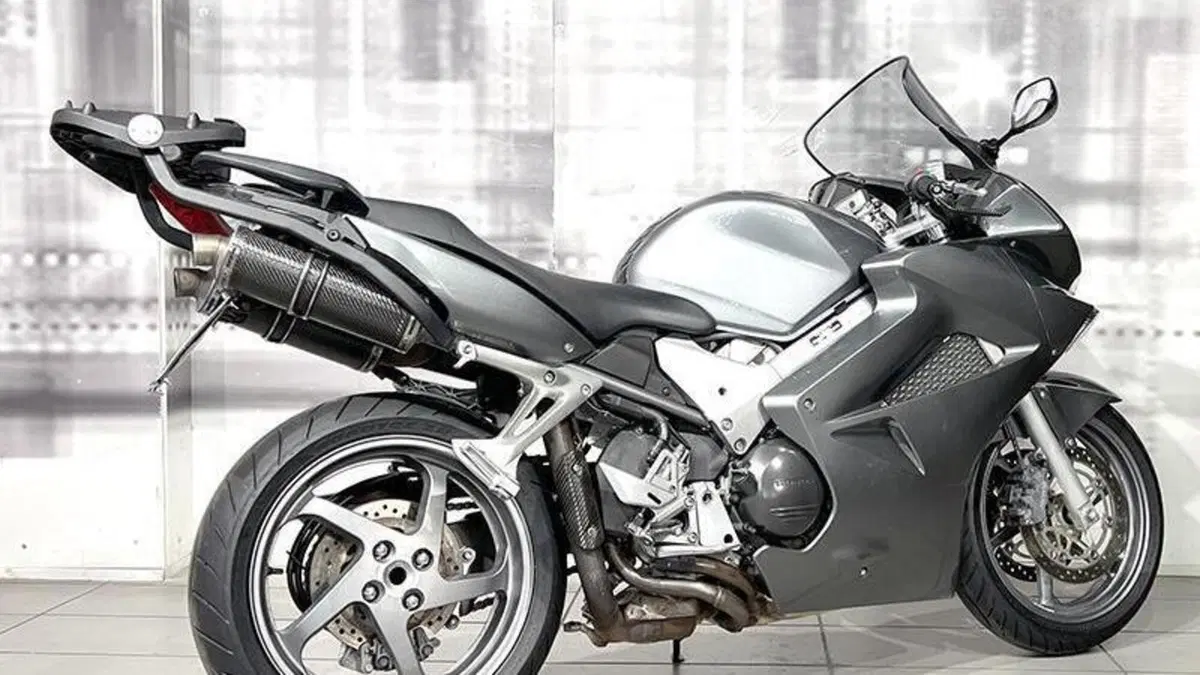 Honda VFR 800 (2006 - 13)  (7)