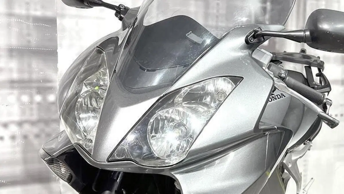 Honda VFR 800 (2006 - 13)  (8)