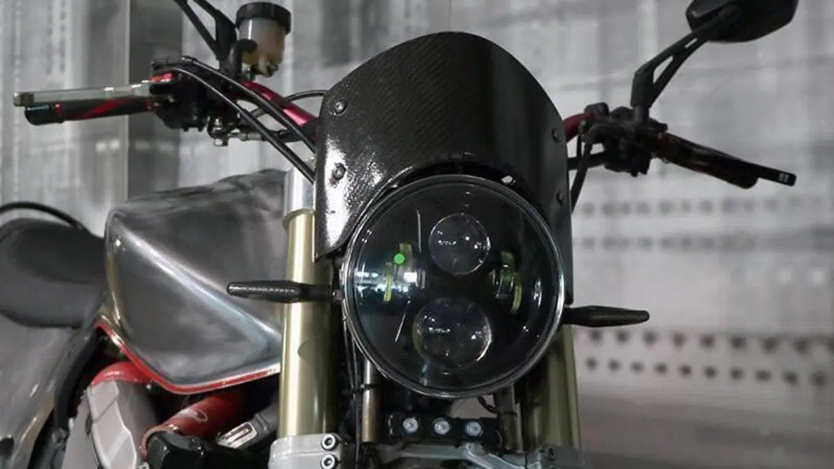 Honda Hornet 900  (3)