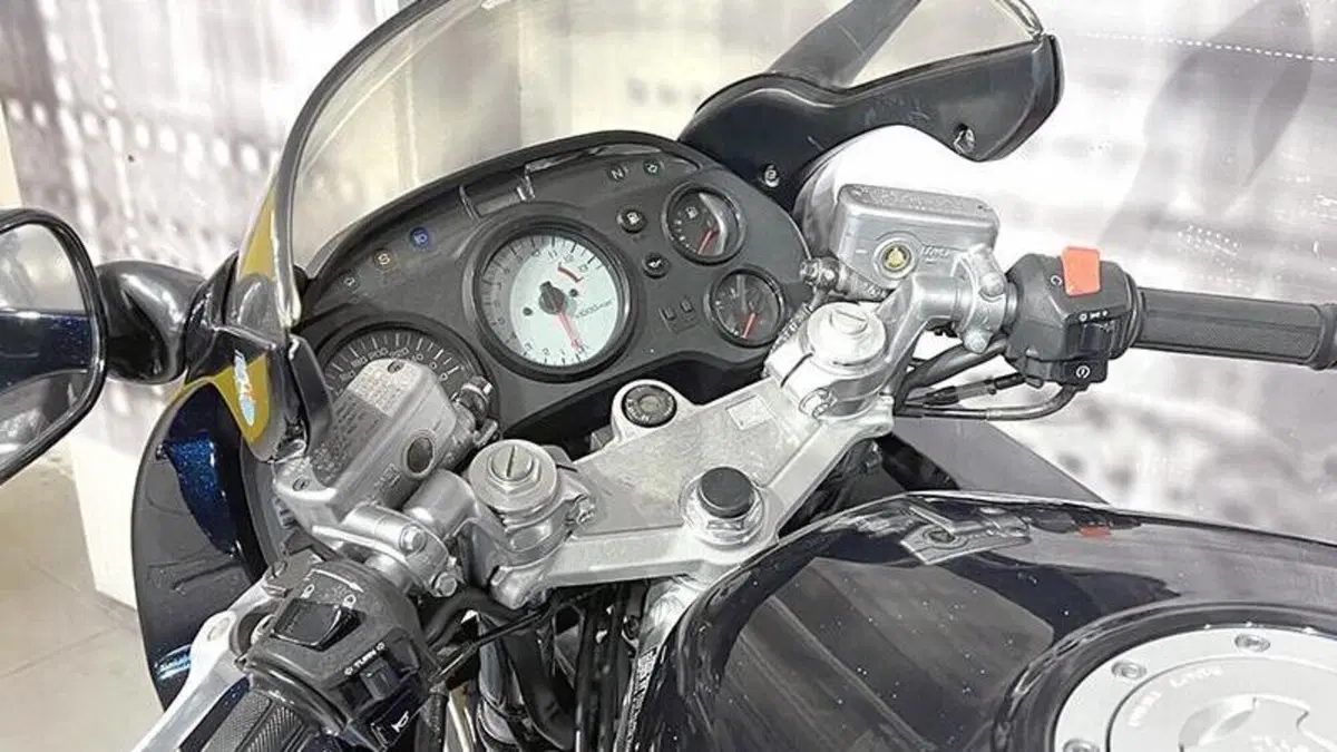 Honda VFR 750 F (1994 - 97)  (5)