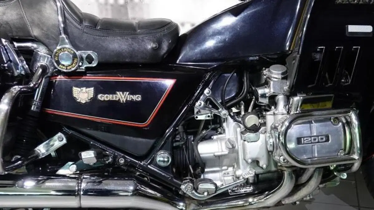 Honda GL 1200 Gold wing  (3)