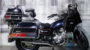 Honda GL 1200 Gold wing  (8)