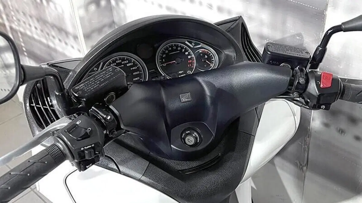 Honda SW-T 400 (2009 - 16)  (6)