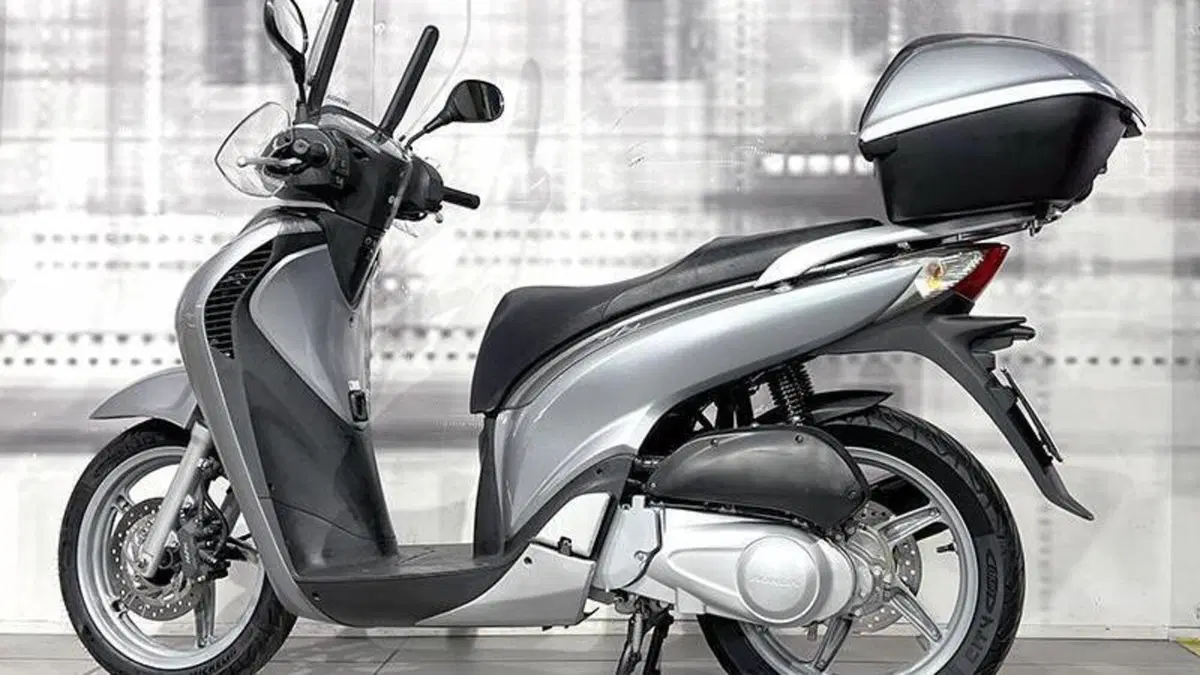Honda SH 150i (2009 - 12)  (2)