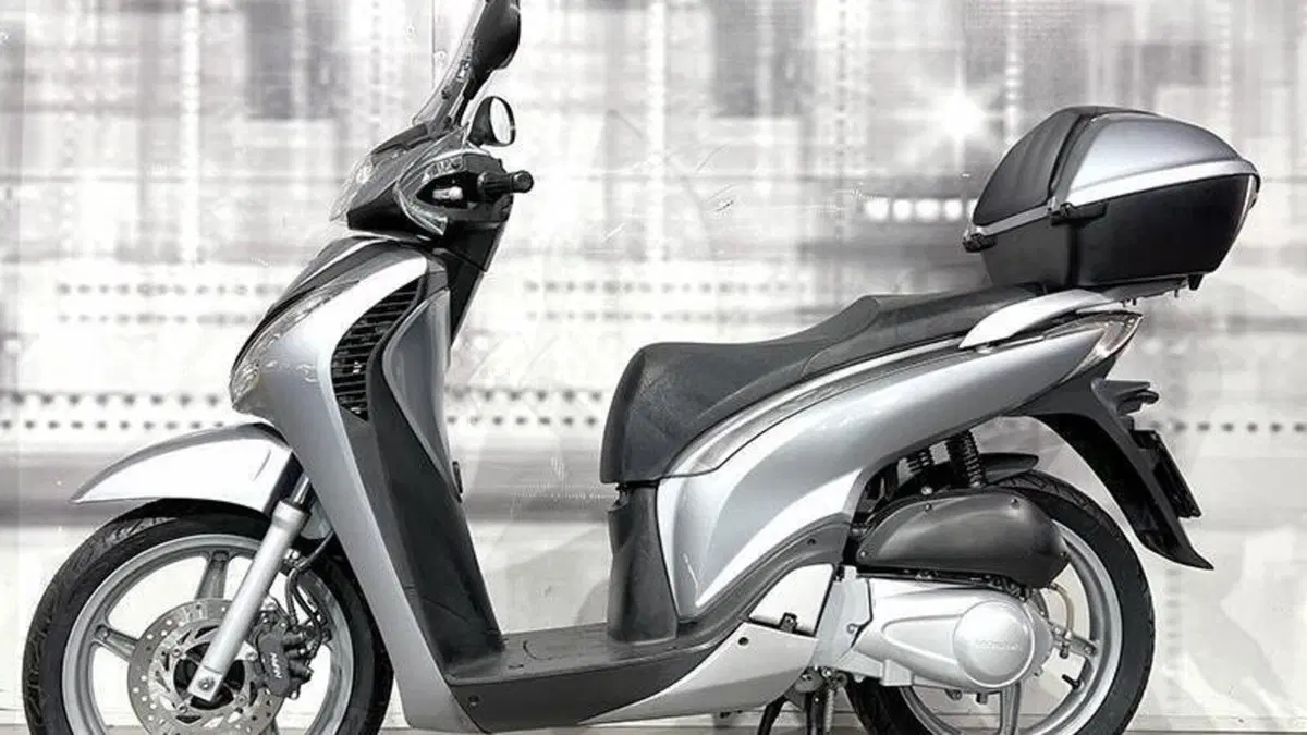 Honda SH 150i (2009 - 12)  (7)