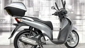 Honda SH 150i (2009 - 12)  (8)